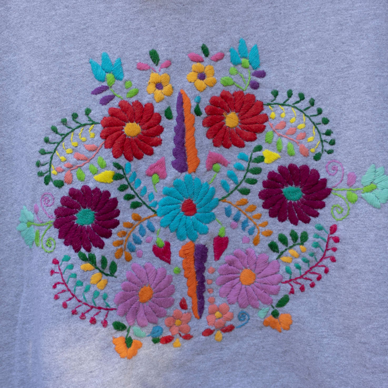 Chilac Floral Embroidered Pullover Hoodie - Image 10