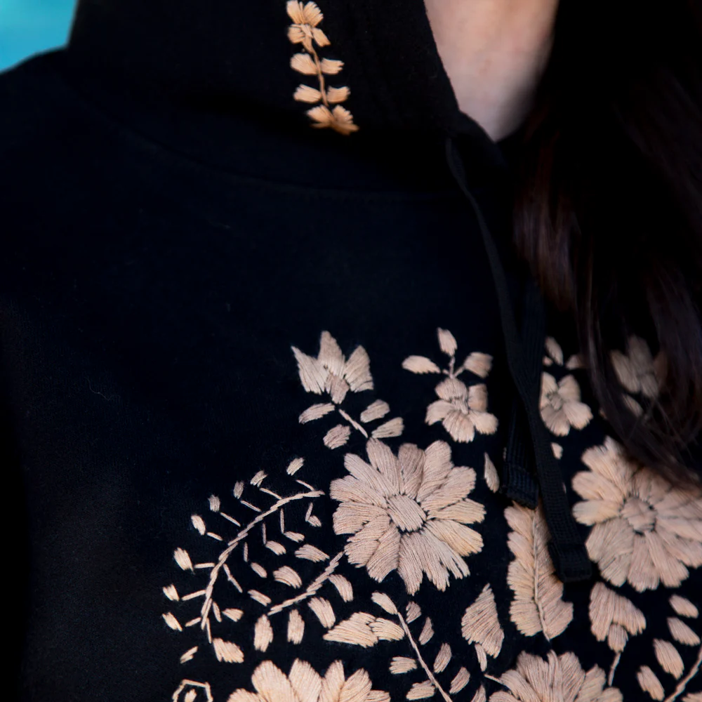 Chilac Floral Embroidered Pullover Hoodie - Image 17