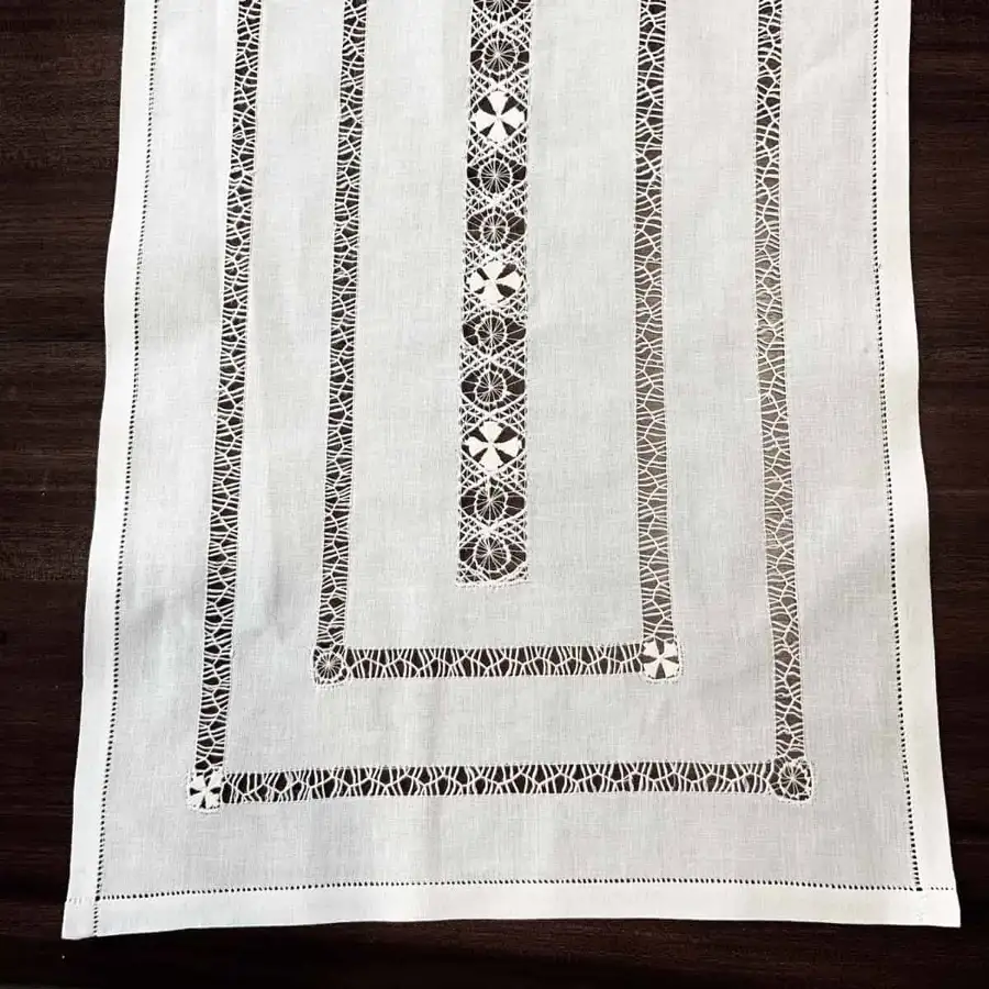 Cruces White Cotton Deshilado Table Runner - Image 8
