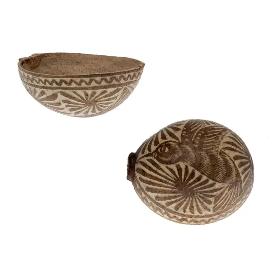 Hand-Carved Mezcal Gourd, or Jícara with Natural Base - Image 12