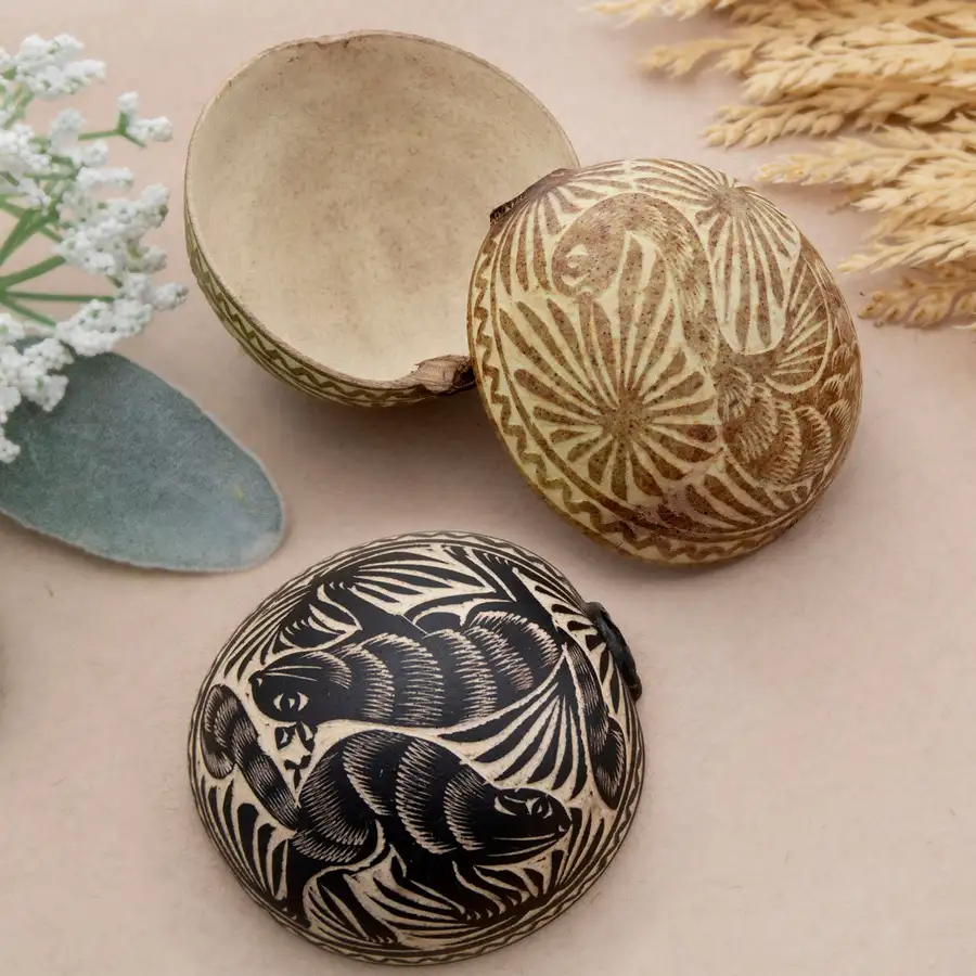 Hand-Carved Mezcal Gourd, or Jícara with Natural Base - Image 3
