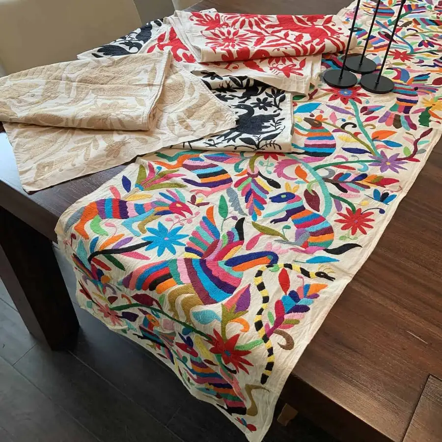 Otomí Hand-Embroidered Table Runner - Image 8
