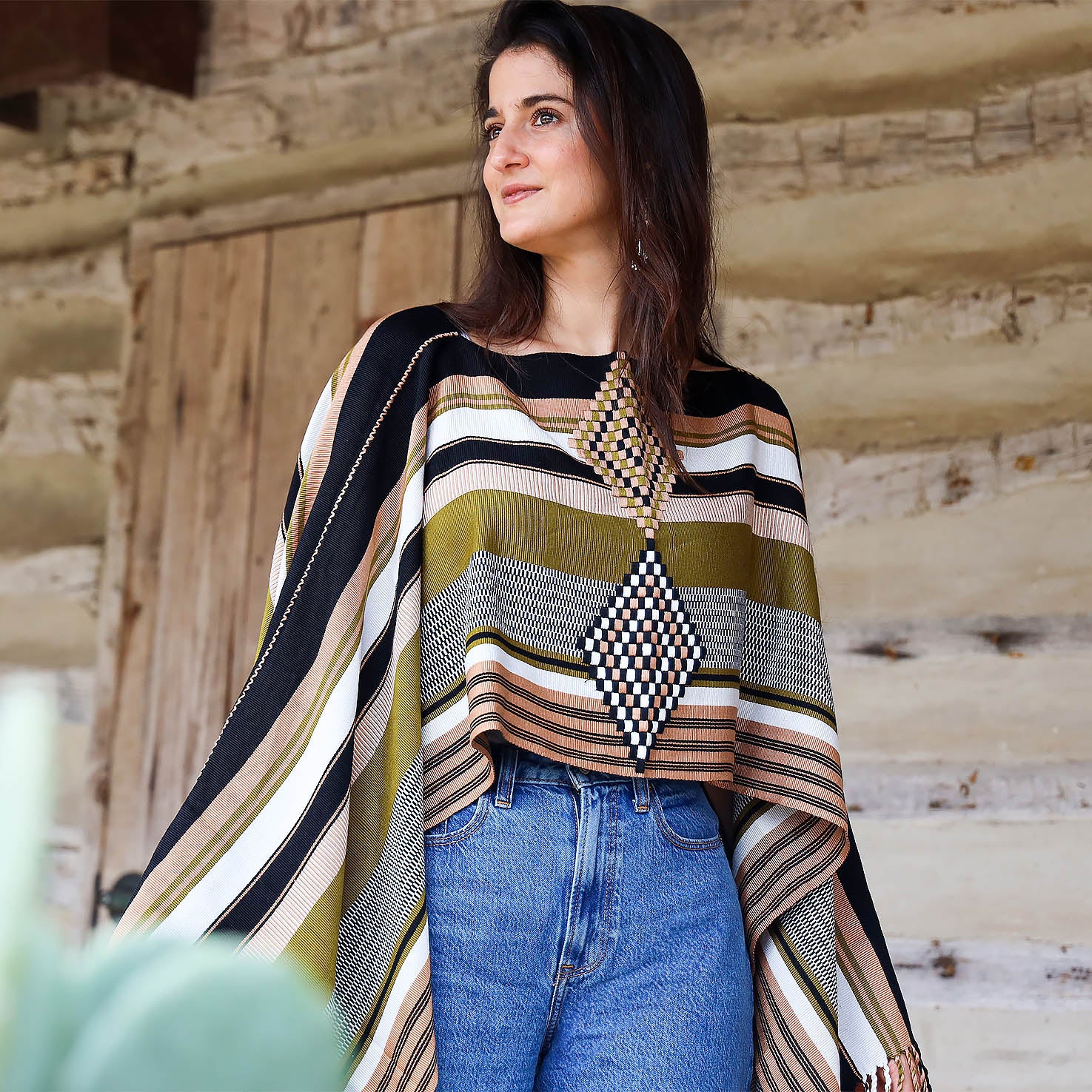 Oxchuc Lines and Rhombus Poncho - Image 7